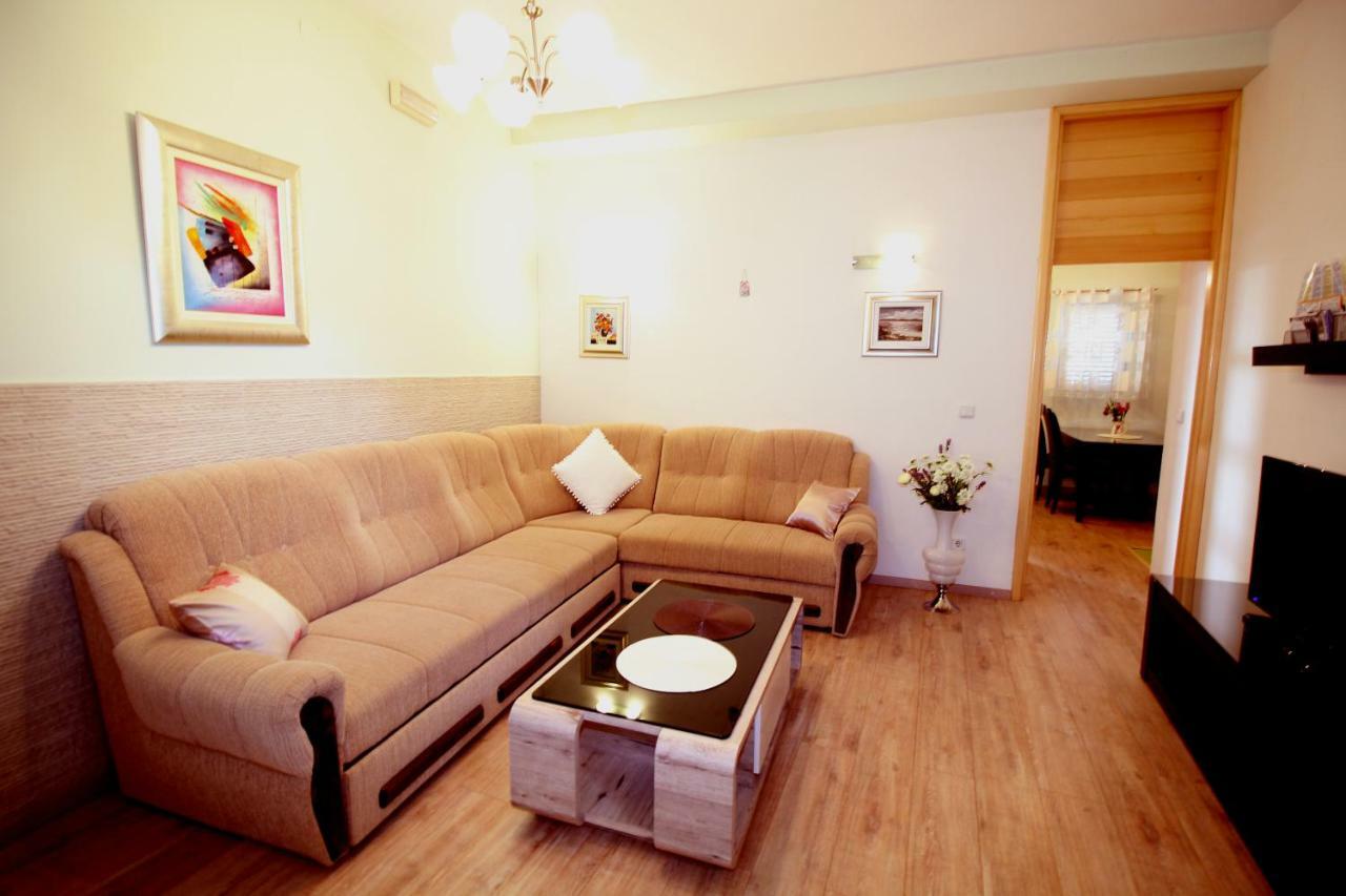 J&i Apartman